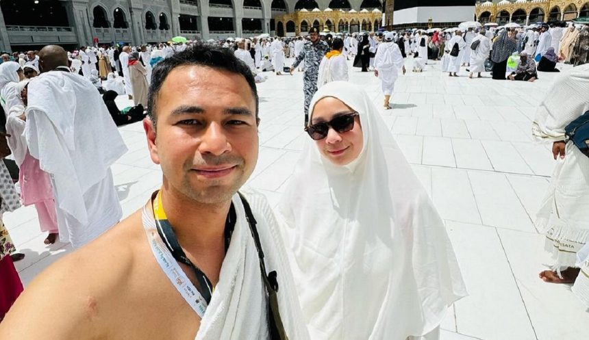 Raffi dan Nagita menunaikan ibadah Haji
